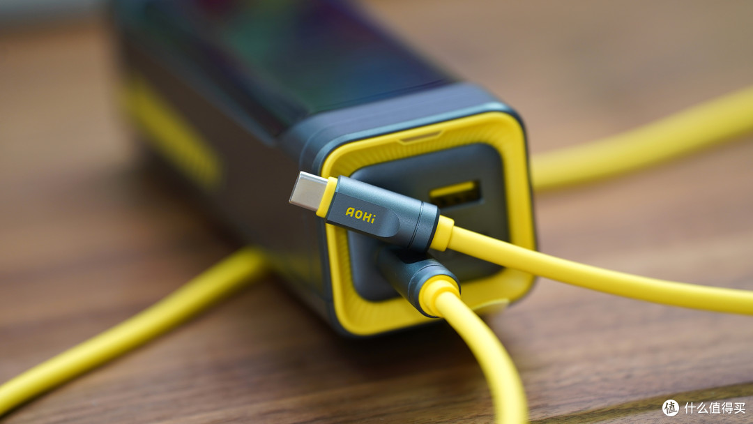 Aohi奥海阿多尼斯USB4雷电5数据线测评:速度与耐力的终极融合