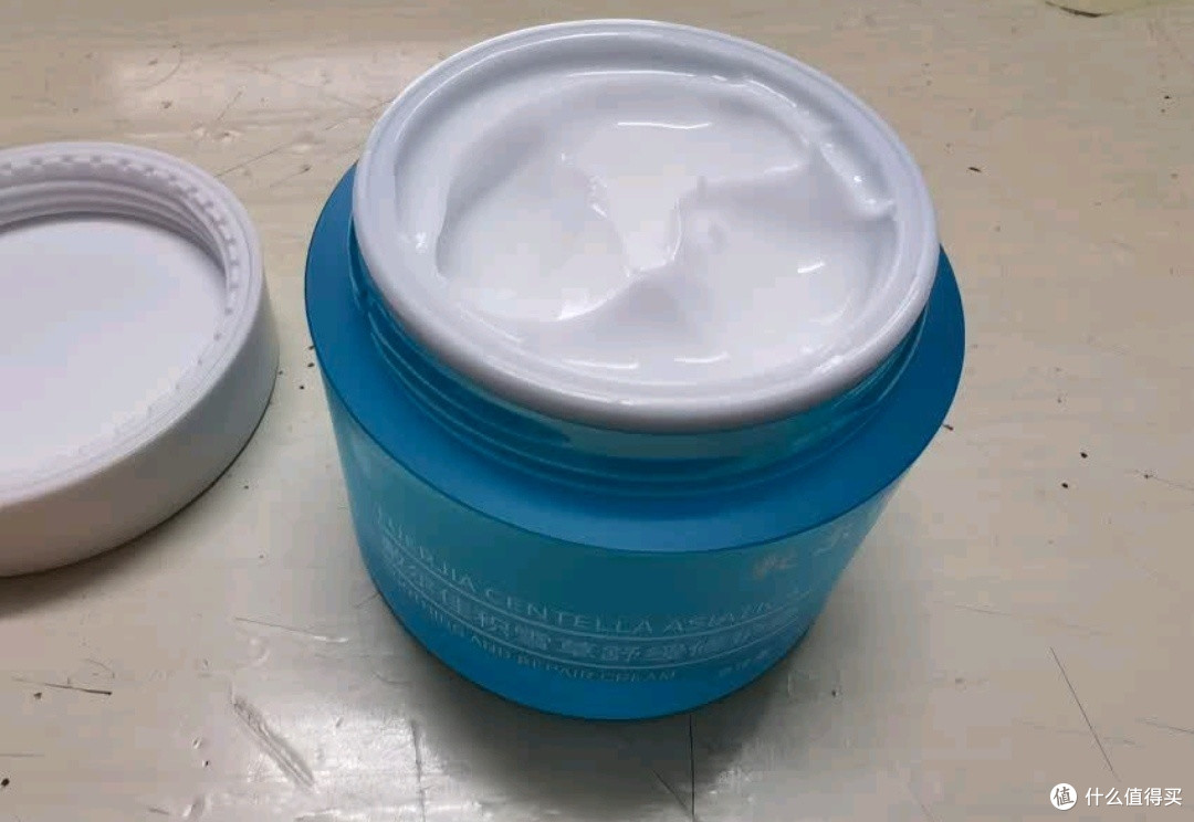 敷尔佳积雪草舒缓修护霜50g补水保湿滋润泛红敏感肌护肤品