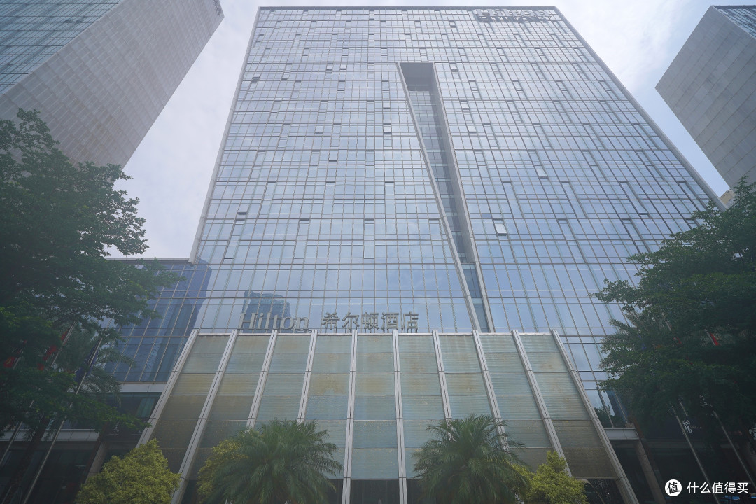 这家的窗景,就是独属于深圳的赛博朋克!深圳大中华希尔顿酒店