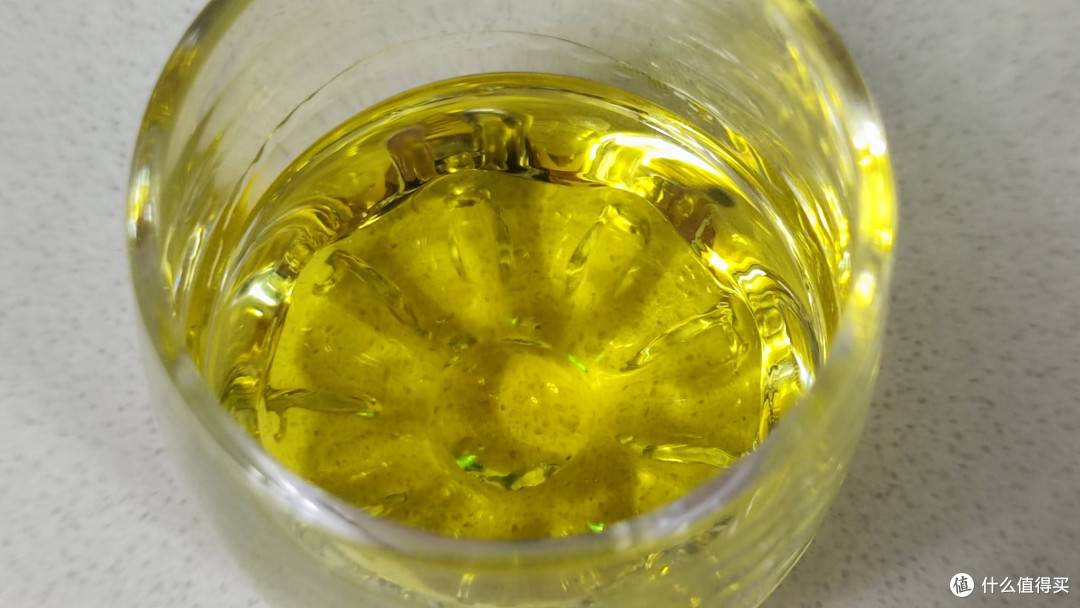 江湖人称“见风倒”,有多少酒精考验的豪杰是栽在竹叶青的瓶底下