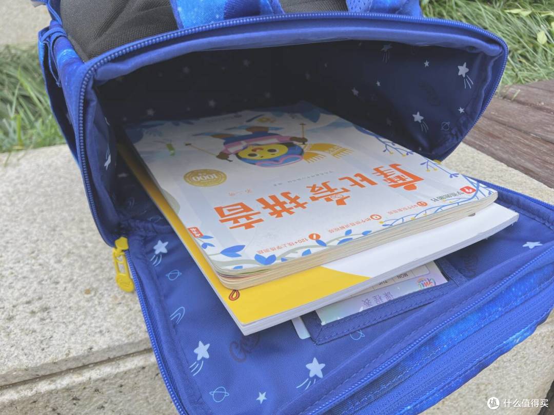 书包选错伤脊柱?护脊又轻盈的GMT书包,终结准小学生家长焦虑