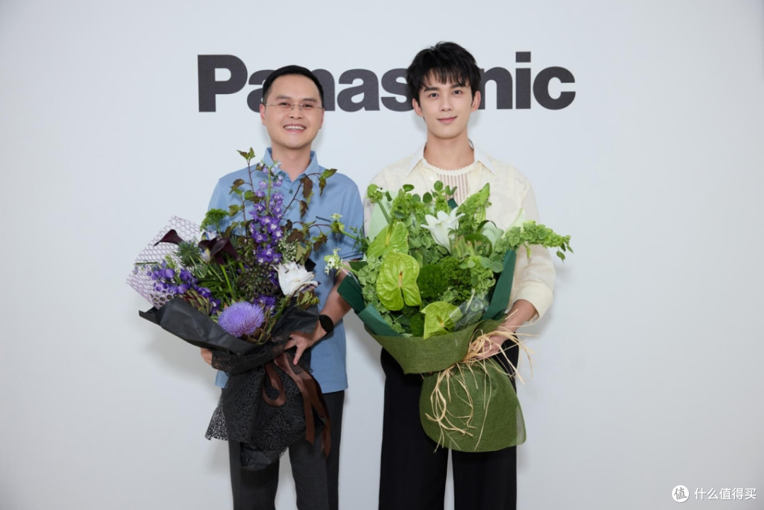 https://img2.danews.cc/upload/image/png/phpsIvrTf 松下洗衣机以“科技柔护”点亮双节 家电巨头与顶流“双向奔赴”
