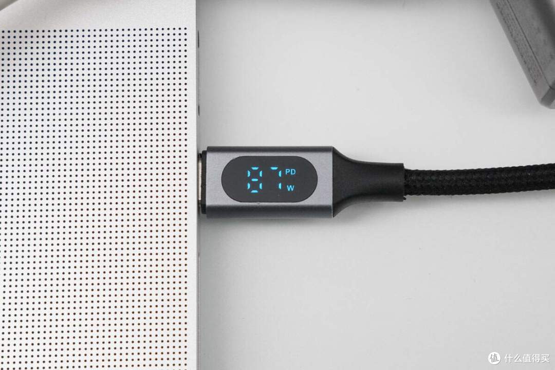 支持65W+30W同时快充,古石100W一拖二数显快充数据线拆解