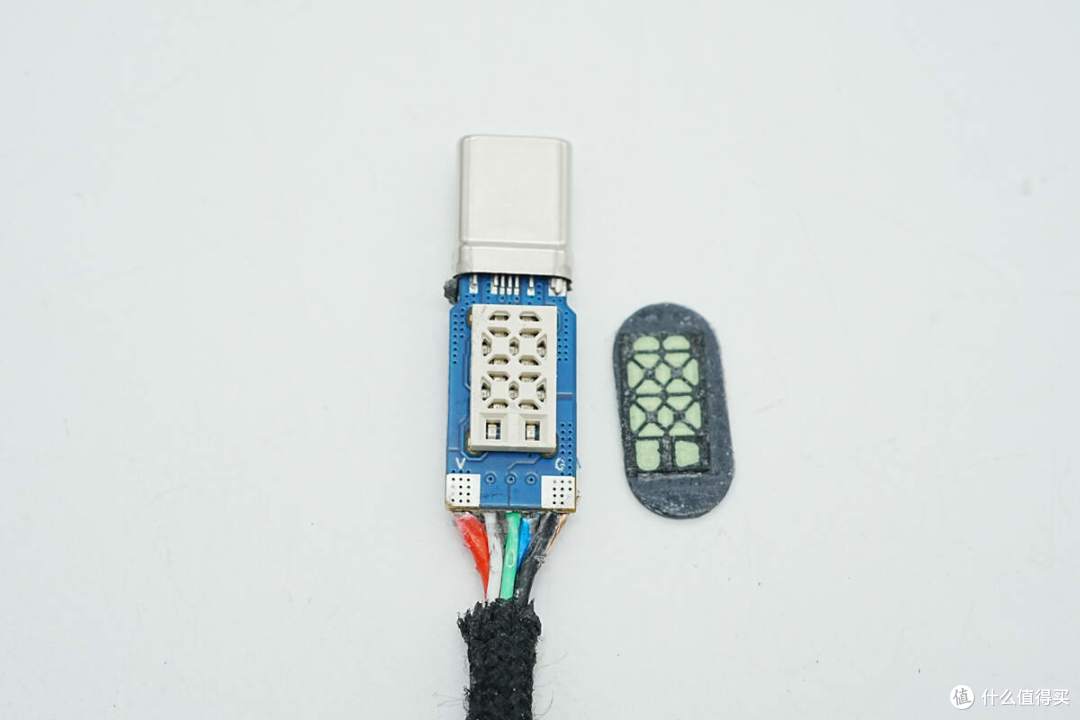 支持65W+30W同时快充,古石100W一拖二数显快充数据线拆解