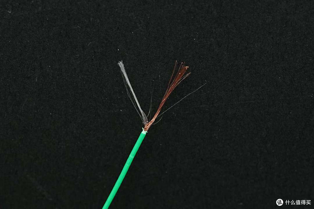 支持65W+30W同时快充,古石100W一拖二数显快充数据线拆解