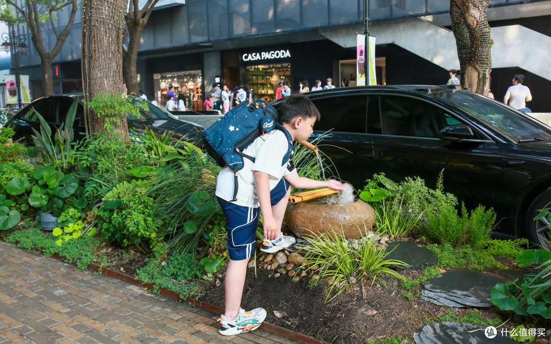 精打细算618!打工人4件套:监听音箱磁轴键盘护脊书包拍照手机