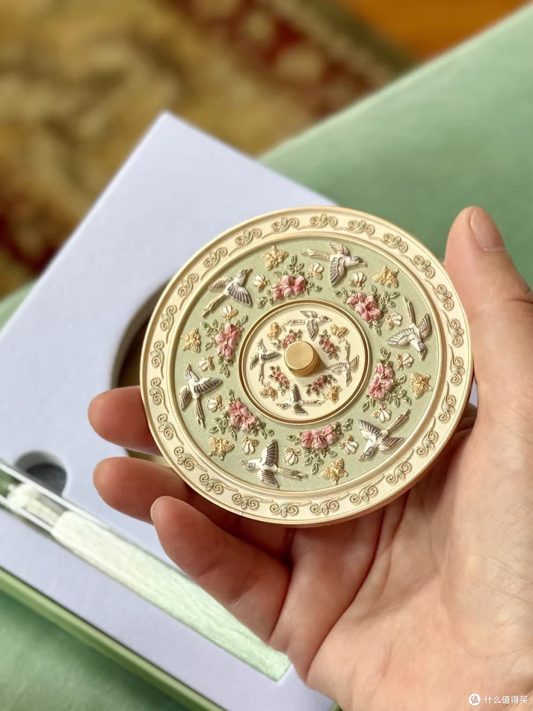 掌心盛唐：雀绕花枝