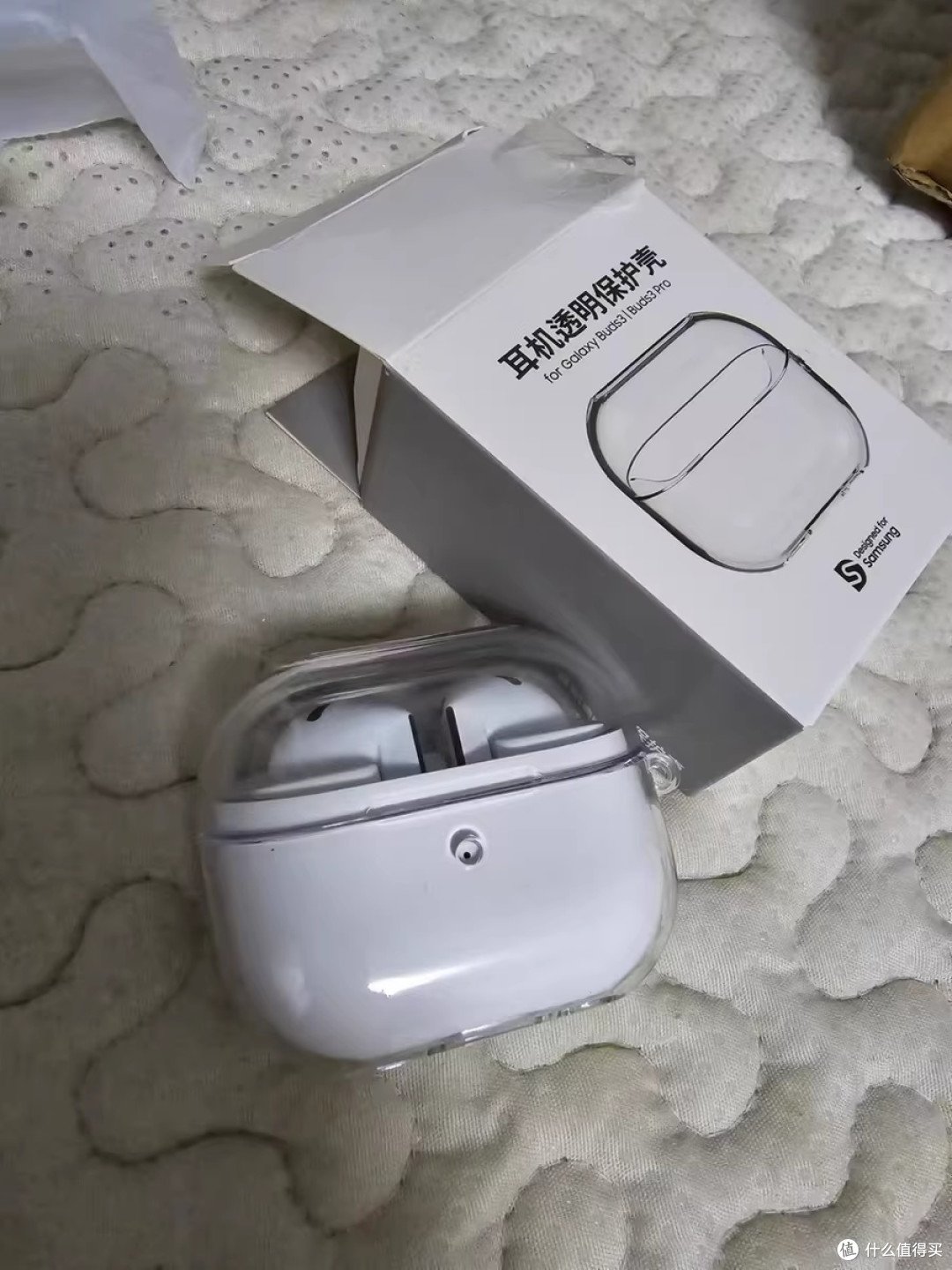 三星Galaxy Buds3：都市喧嚣中的一片宁静绿洲