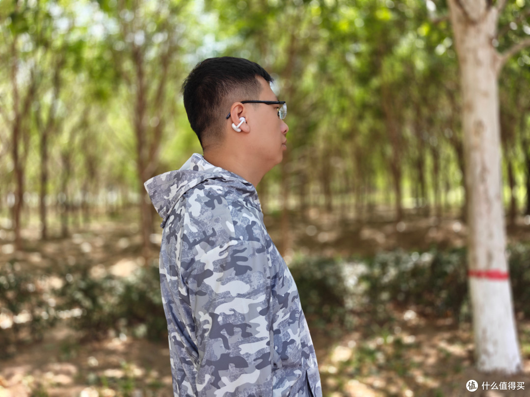 不入耳也降噪?自带免费AI助理?绿联S8耳夹式耳机深度测评分享!