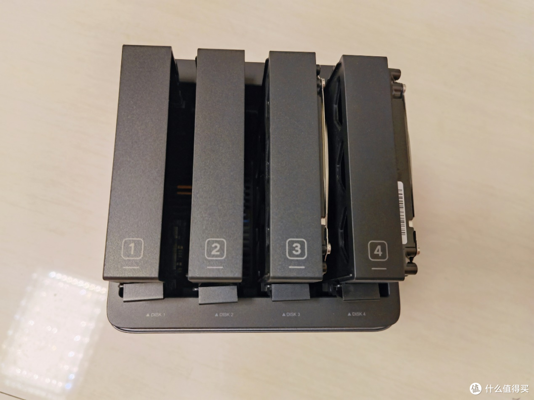 绿联DH4300Plus:存储、备份、共享、娱乐,是否值得入手?