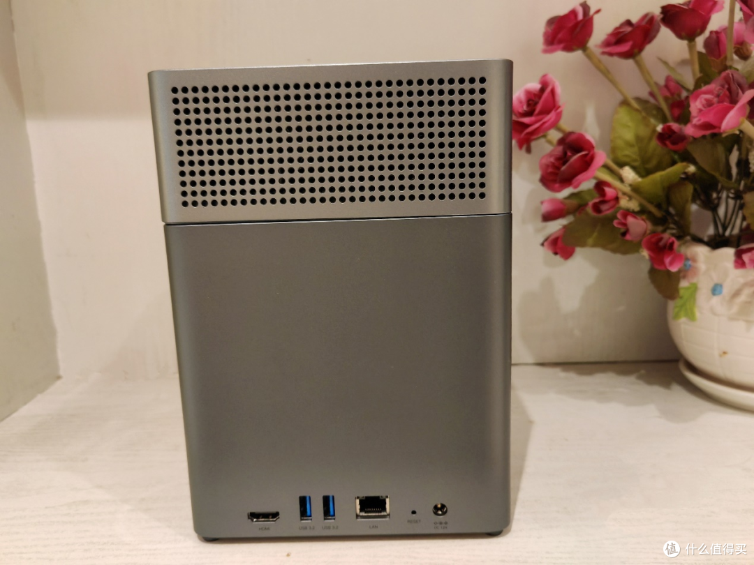 绿联DH4300Plus:存储、备份、共享、娱乐,是否值得入手?