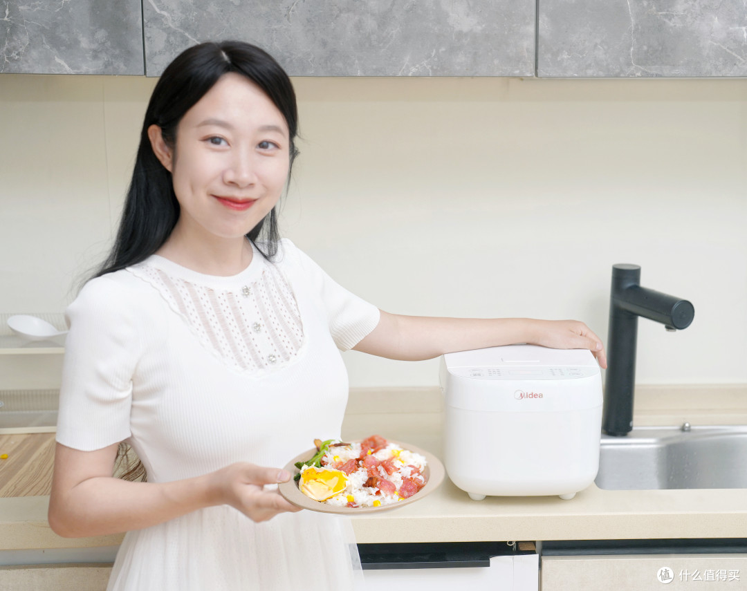 性能实测!百元级多功能电饭煲,美的新品白月光电饭煲烹饪体验