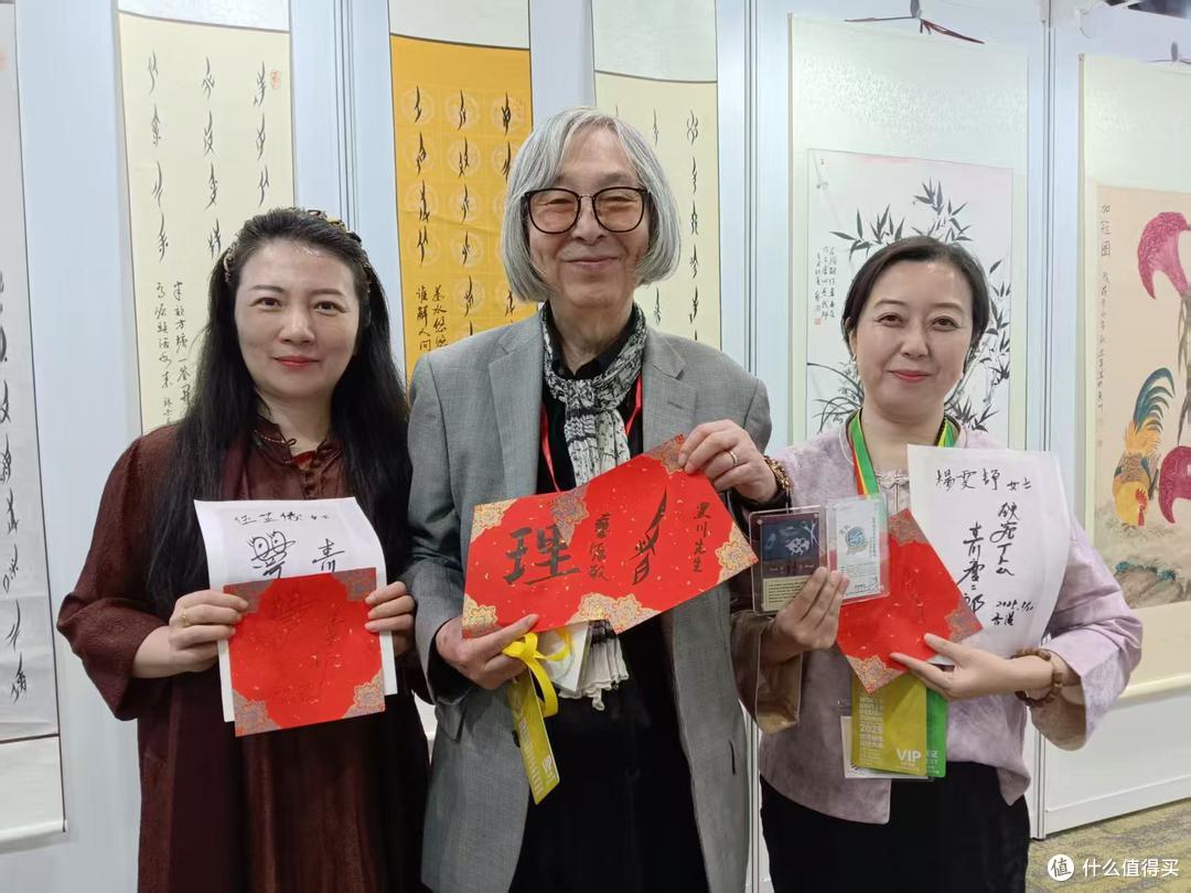 共工新闻社王群于港专访香港中华嫘祖文化促进会杨桂媚会长