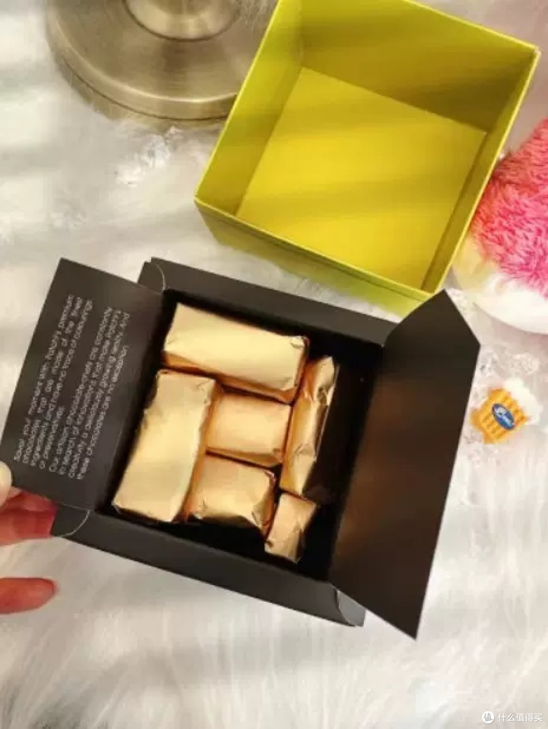 Patchi芭驰威化饼干：榛子碎夹心巧克力的奢华享受
