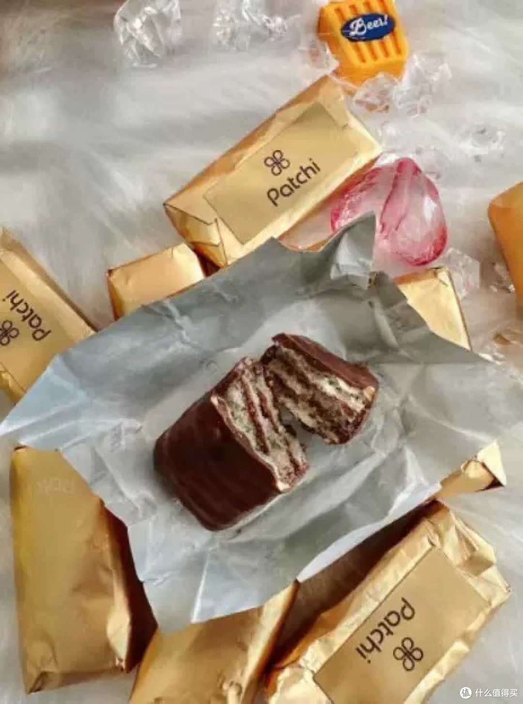 Patchi芭驰威化饼干:榛子碎夹心巧克力的奢华享受