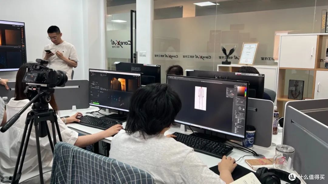 获得两大国际电影节认可,他押上身家也要做AI电影 | 专访言川