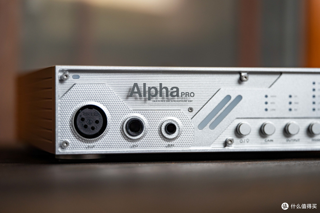 DIGI AESTH Alpha Pro:一台有“未来感”的解码耳放一体机