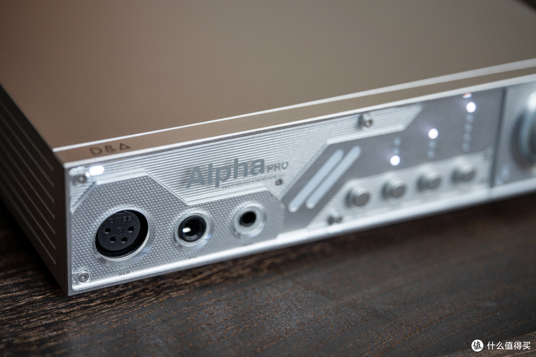 DIGI AESTH Alpha Pro:一台有“未来感”的解码耳放一体机