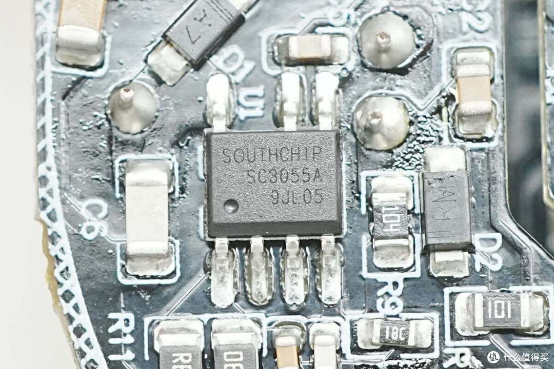 配置1A1C接口,小米轨道插座33W快充适配器拆解