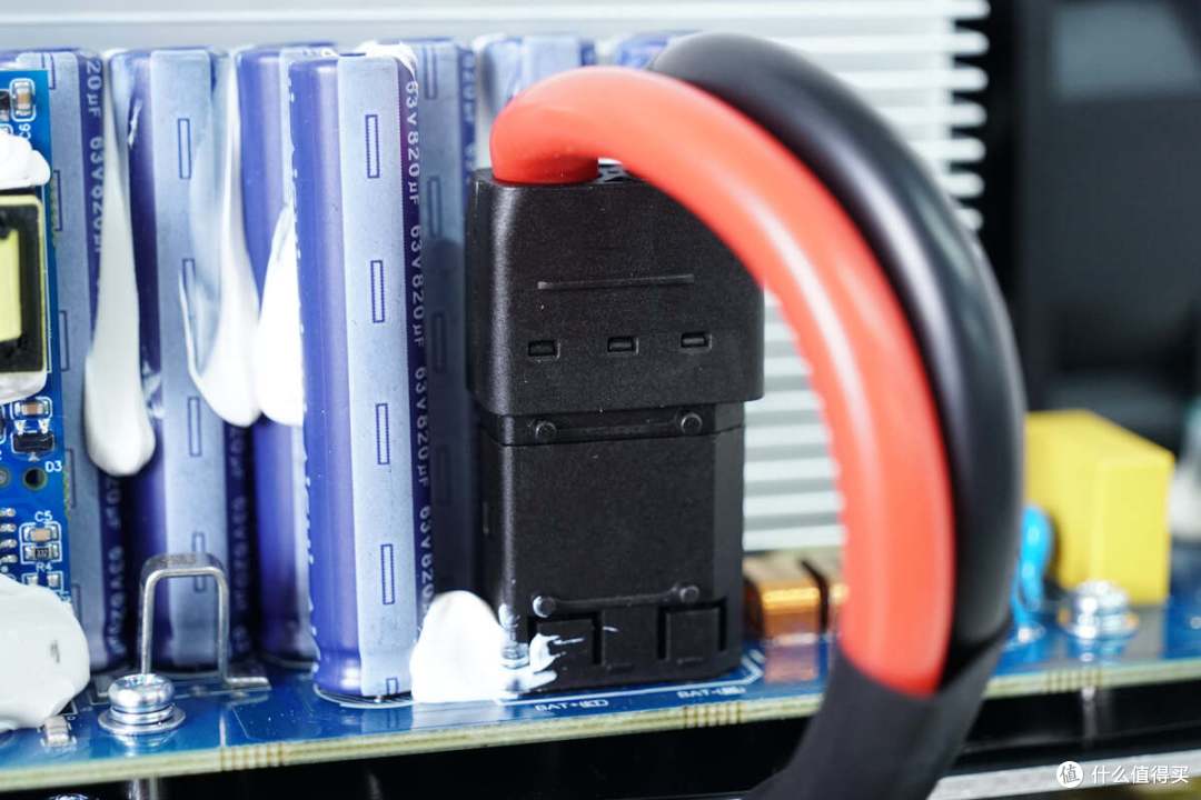 循环寿命超4000次,电小二户外电源2000 Pro 2拆解