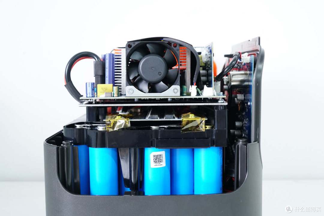 循环寿命超4000次,电小二户外电源2000 Pro 2拆解