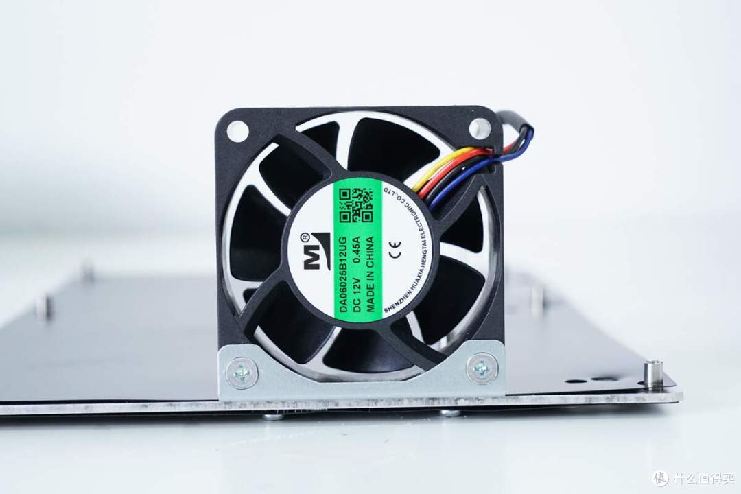 循环寿命超4000次,电小二户外电源2000 Pro 2拆解