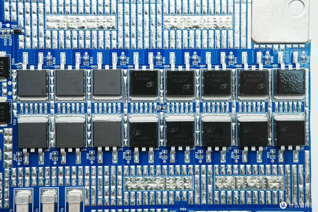 循环寿命超4000次,电小二户外电源2000 Pro 2拆解
