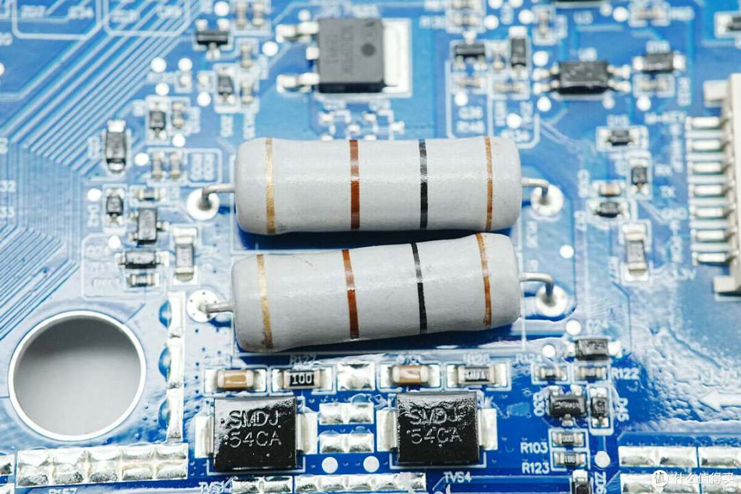 循环寿命超4000次,电小二户外电源2000 Pro 2拆解
