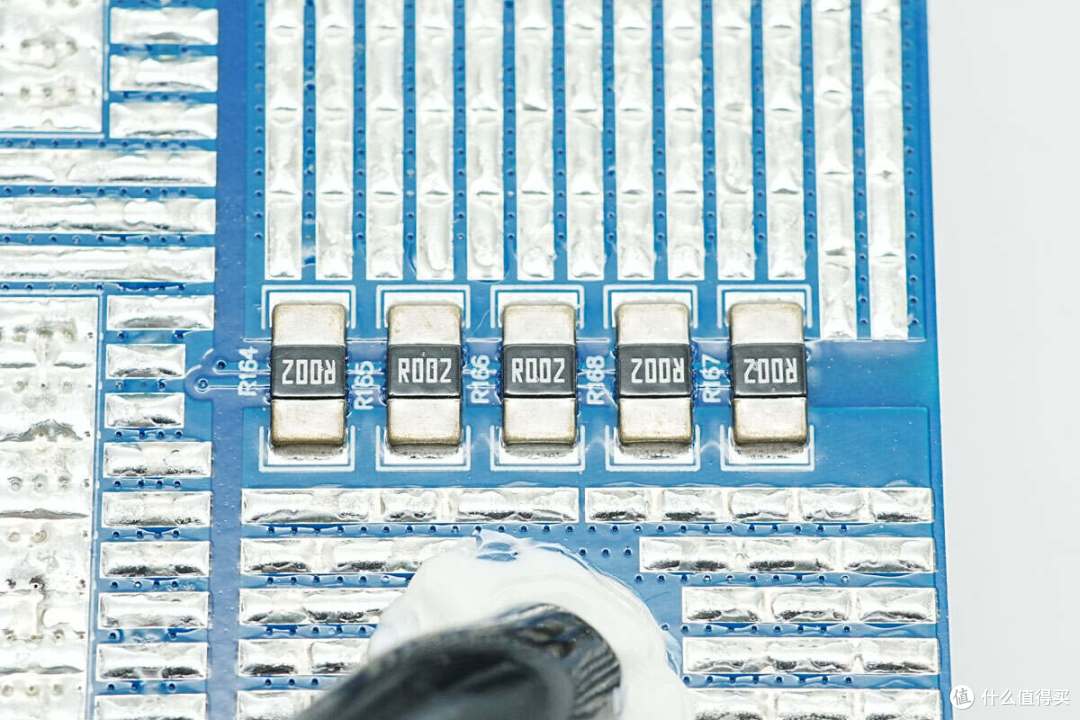 循环寿命超4000次,电小二户外电源2000 Pro 2拆解