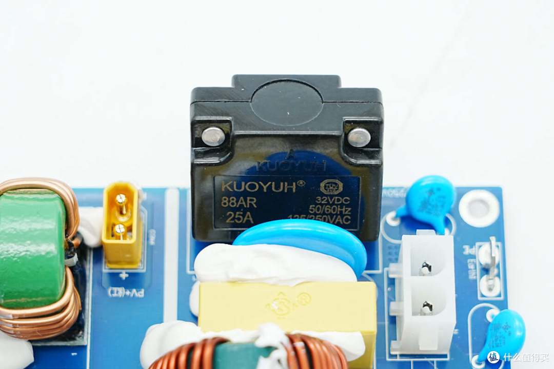 循环寿命超4000次,电小二户外电源2000 Pro 2拆解