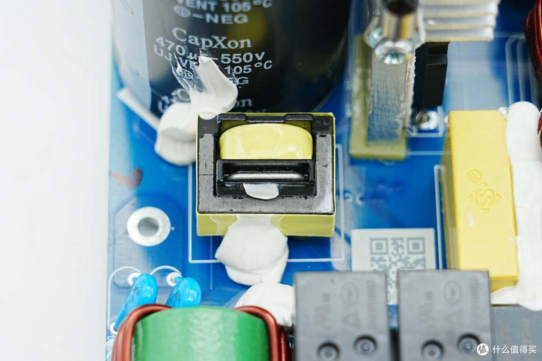 循环寿命超4000次,电小二户外电源2000 Pro 2拆解