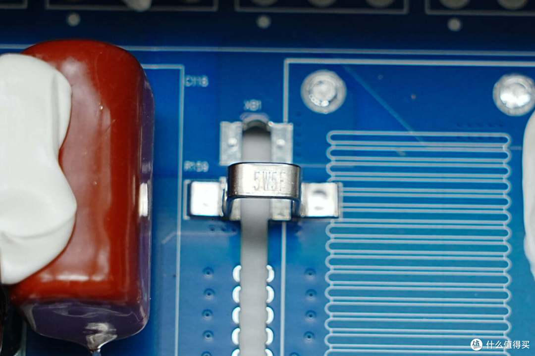 循环寿命超4000次,电小二户外电源2000 Pro 2拆解
