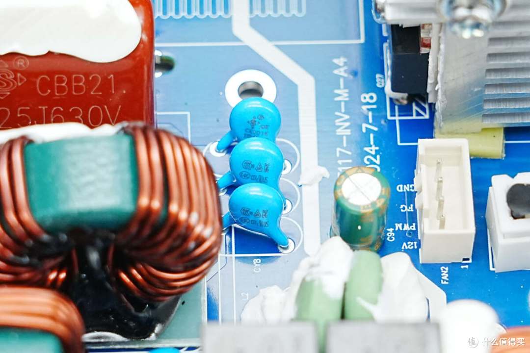 循环寿命超4000次,电小二户外电源2000 Pro 2拆解