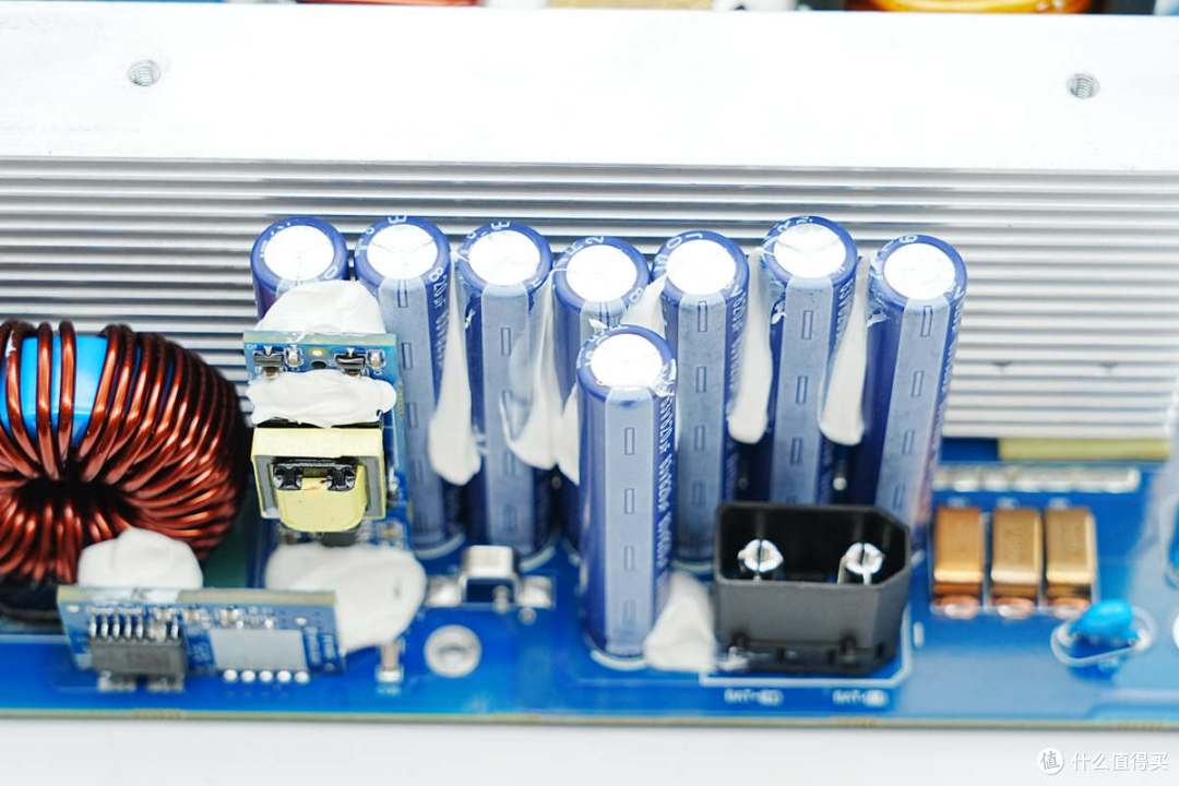循环寿命超4000次,电小二户外电源2000 Pro 2拆解
