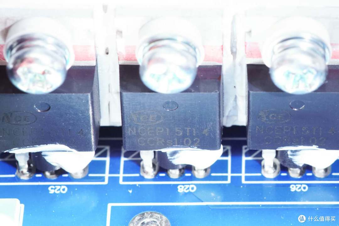 循环寿命超4000次,电小二户外电源2000 Pro 2拆解