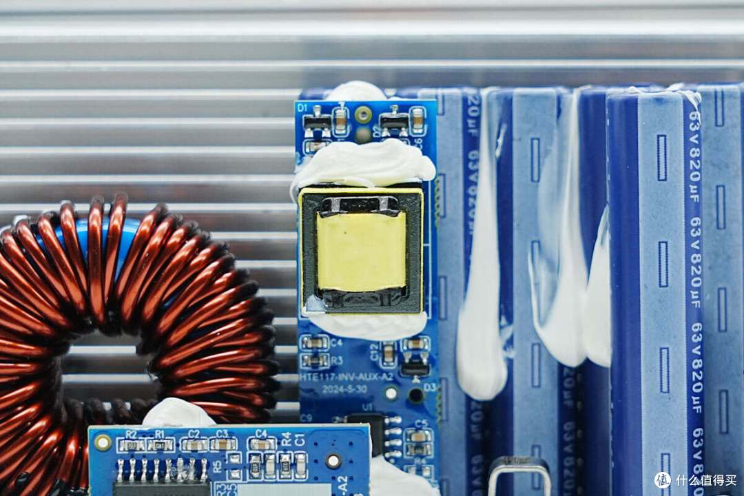 循环寿命超4000次,电小二户外电源2000 Pro 2拆解