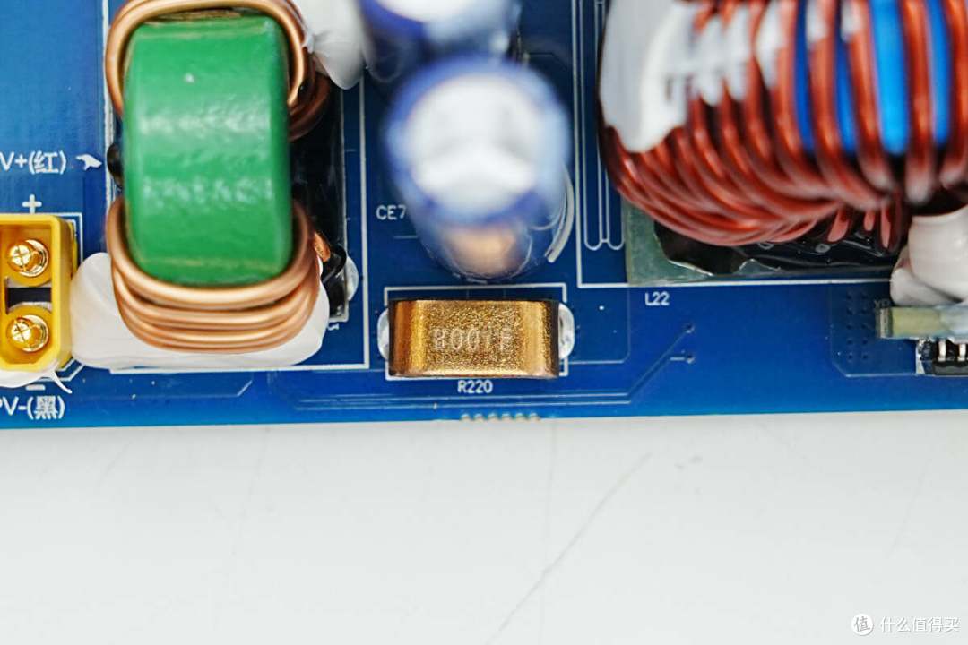 循环寿命超4000次,电小二户外电源2000 Pro 2拆解