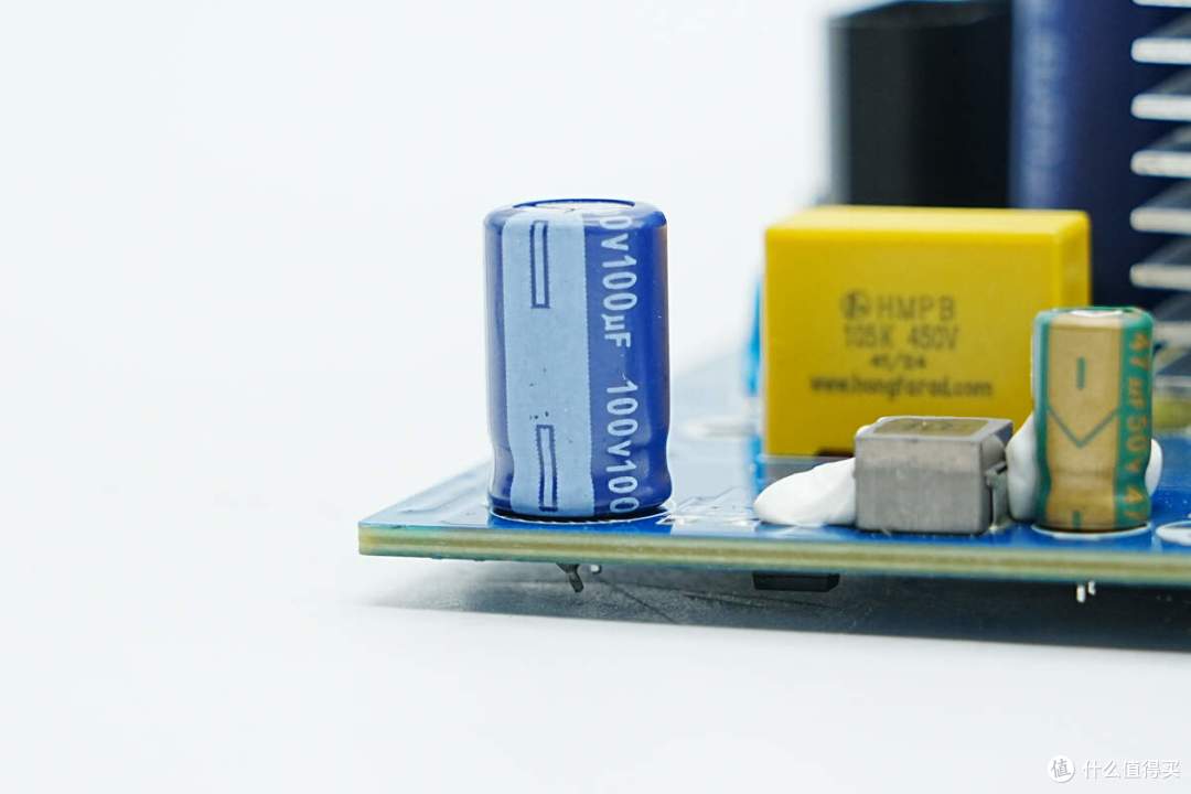 循环寿命超4000次,电小二户外电源2000 Pro 2拆解