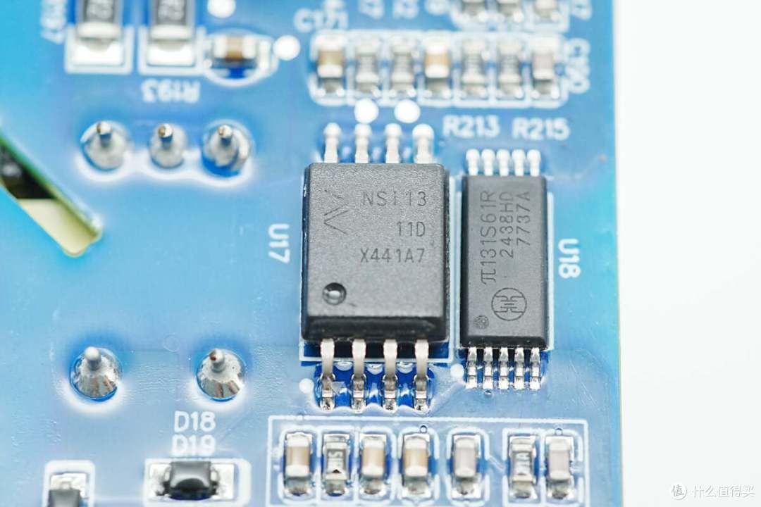 循环寿命超4000次,电小二户外电源2000 Pro 2拆解