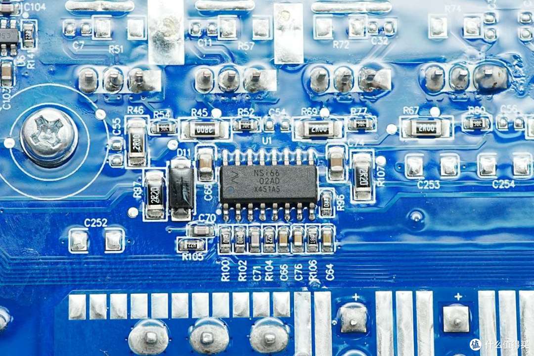 循环寿命超4000次,电小二户外电源2000 Pro 2拆解