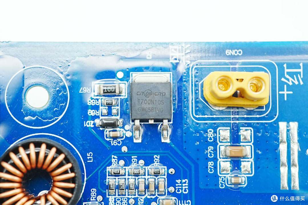循环寿命超4000次,电小二户外电源2000 Pro 2拆解