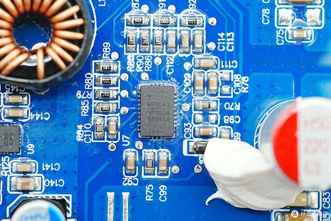 循环寿命超4000次,电小二户外电源2000 Pro 2拆解