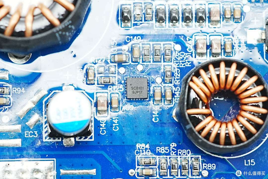 循环寿命超4000次,电小二户外电源2000 Pro 2拆解