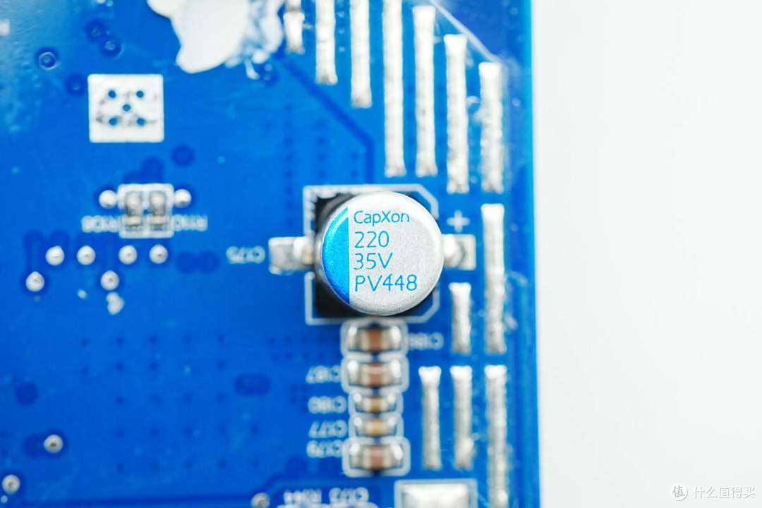 循环寿命超4000次,电小二户外电源2000 Pro 2拆解