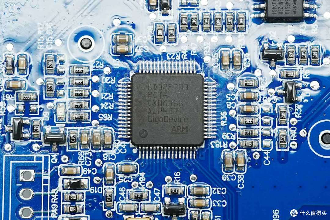 循环寿命超4000次,电小二户外电源2000 Pro 2拆解