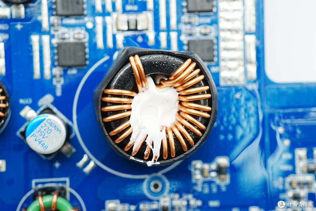 循环寿命超4000次,电小二户外电源2000 Pro 2拆解