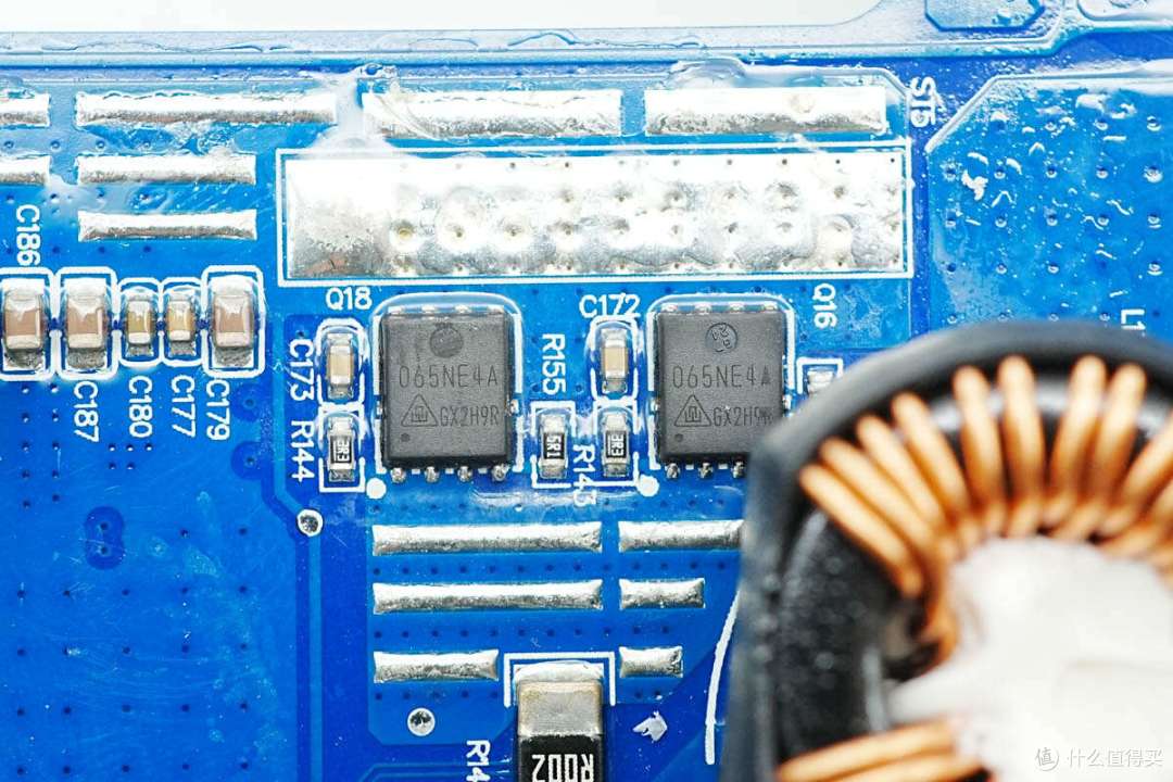循环寿命超4000次,电小二户外电源2000 Pro 2拆解