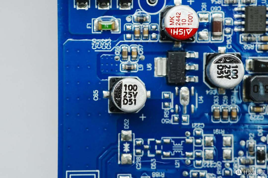 循环寿命超4000次,电小二户外电源2000 Pro 2拆解