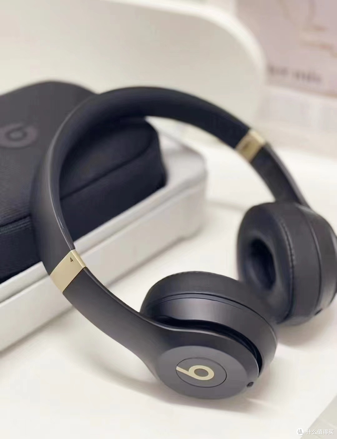 Beats Solo 4 无线耳机：时尚实用的潮流之选