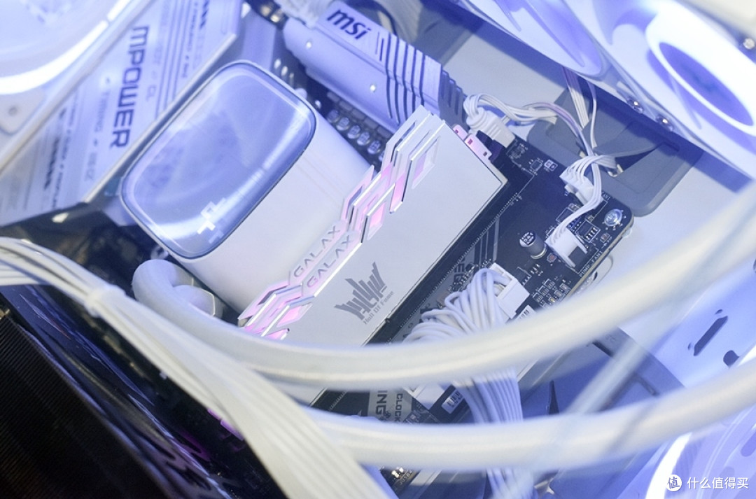 大容量高频高颜值影驰HOF Extreme 8000MHz非二进制内存实测分享